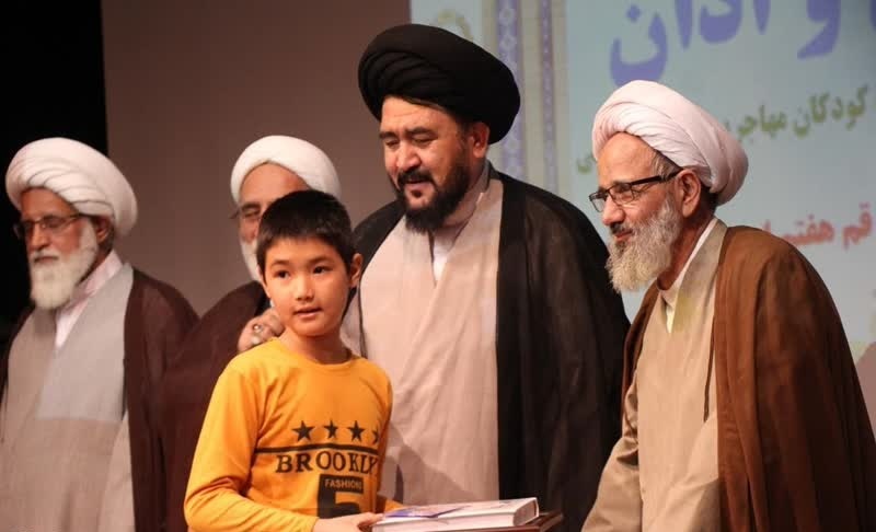 اعطاء جوائز به برگزیدگان