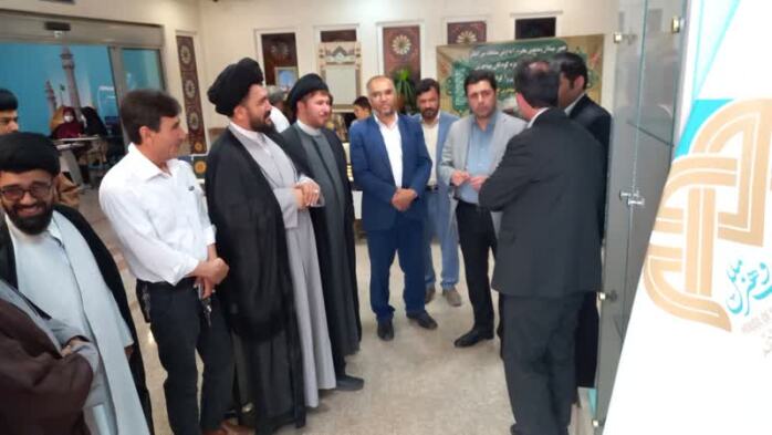 بازدید از غرفه ها